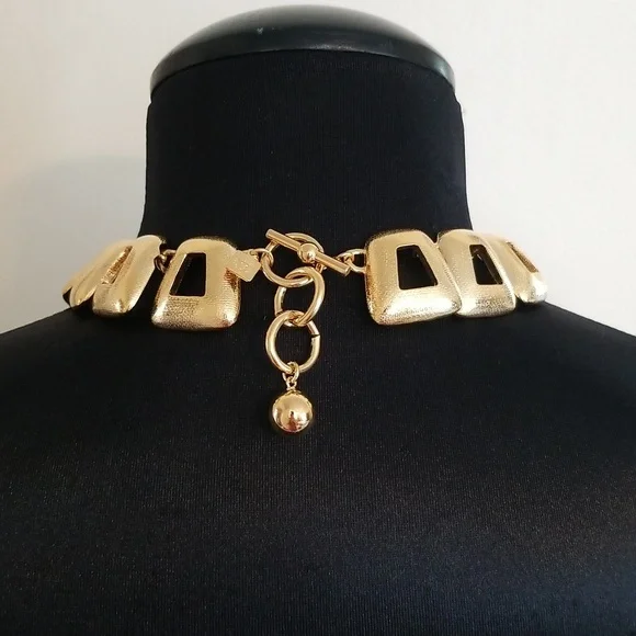 Gorgeous Anne Klein Statement Necklace - Picture 4 of 8